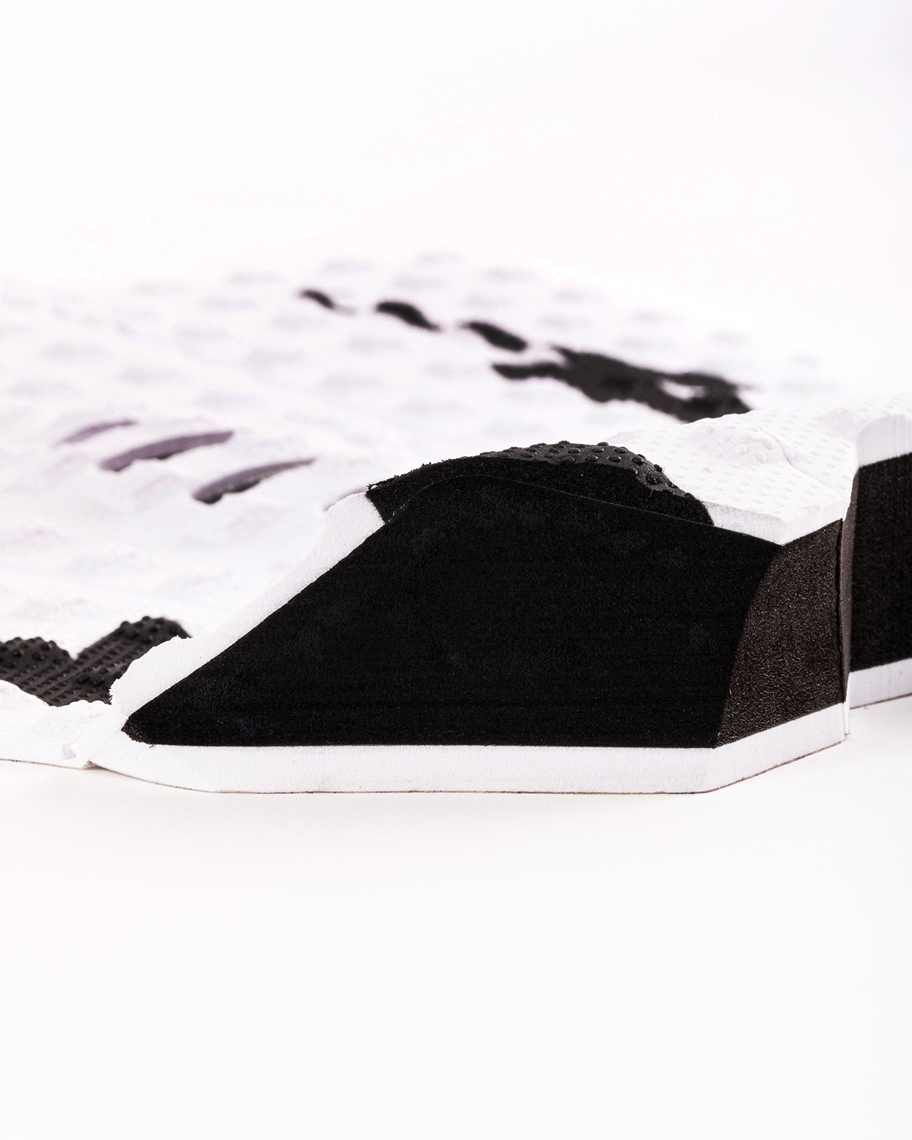 Mick Eugene Fanning Signature : White Black - 3 Pce